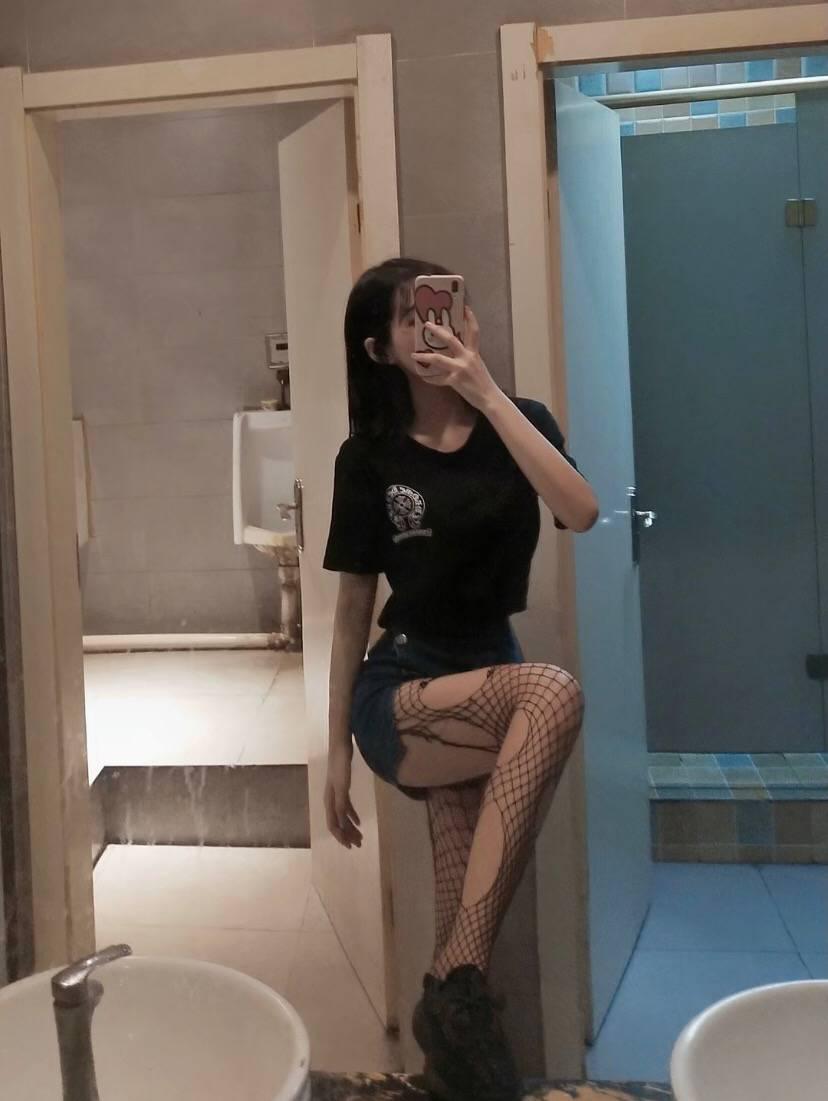 海淀兼职黑丝年轻美女