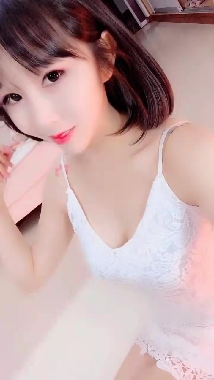 验证校外兼职娇嫩小学妹，B紧水多粉嫩嫩。